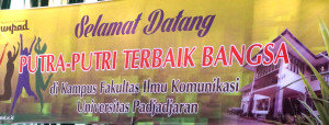 Spanduk selamt Datang. (Foto AA)