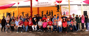 Foto bersama di penghujung acara.