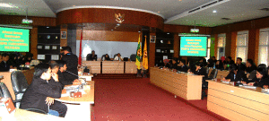 Suasana Diskusi di Ruang Oemi Abdurachman. (Foto Suwito)