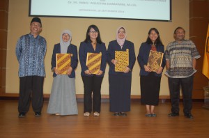 Penghargaan Mahasiswa berprestasi Fikom Unpad (Foto Suwito)