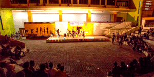 Mankustik di Amphiteater Fikom Unpad