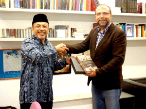 Prof.Deddy Mulyana MA,PhD dan Prof.Dr.Halil Nalcouglu.