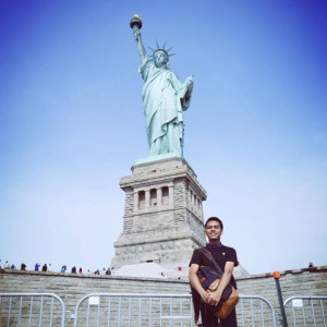 Depan Patung Liberty Amerika (Foto koleksi pribadi).