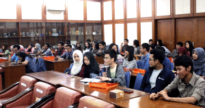Para pembicara kredibel tampil dalam seminar ini. (Foto Margaretha Sinaga).