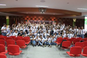 Foto bersama saat kunjungan SMAN 2 Tangerang Selatan